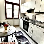 Hegelstrasse Apartman *